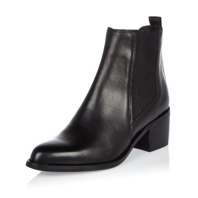 Black leather block heel Chelsea boots
